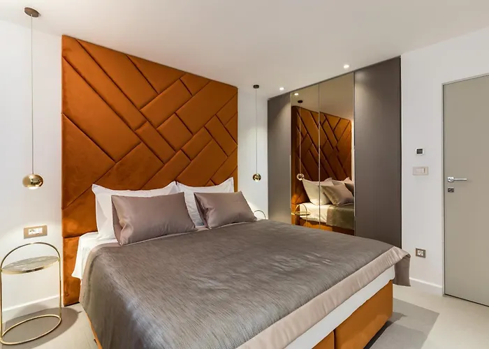 Park One Apartment *