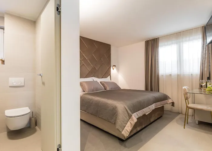 Park One Apartment Split