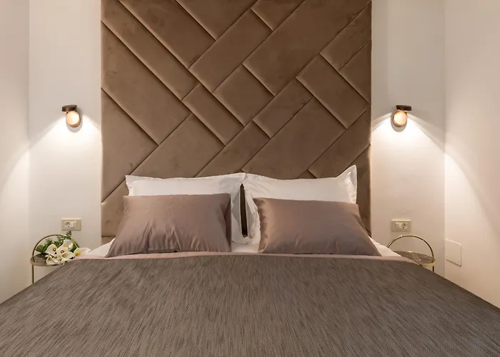 Park One Apartment *